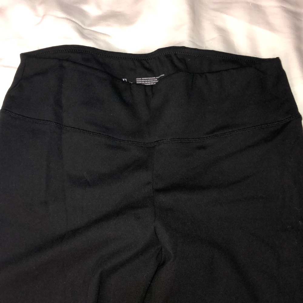 2 pairs of Black leggings!